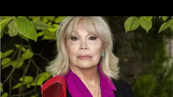 Amanda Lear révèle son fantasme secret… et vous allez être particulièrement...