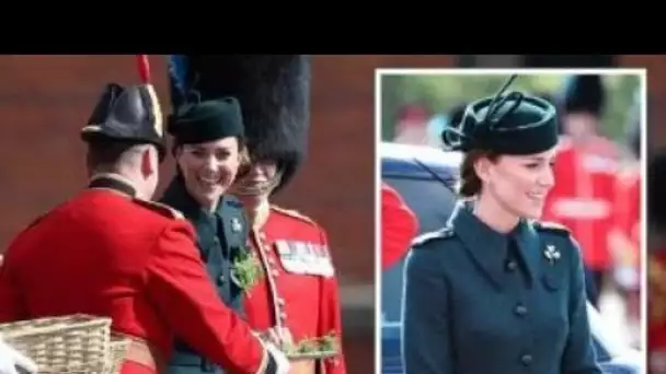 Kate éblouit dans un vert saisissant alors que la duchesse rejoint le prince William lors de la visi