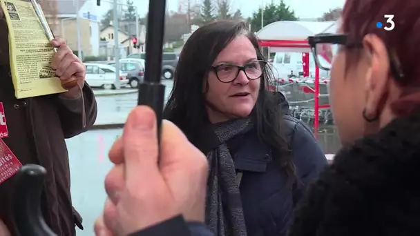 Montceau : manifestation contre l'ouverture d'un supermarché sans caissière le dimanche