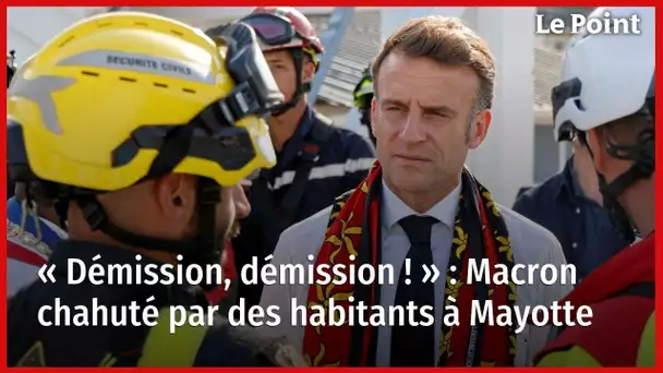 « Démission, démission ! » : Macron chahuté par des habitants à Mayotte