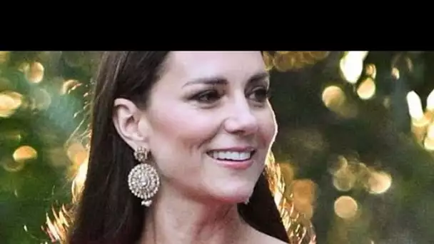 Kate Middleton étourdit en robe rose vif dans son premier look glamour de la tournée des Caraïbes