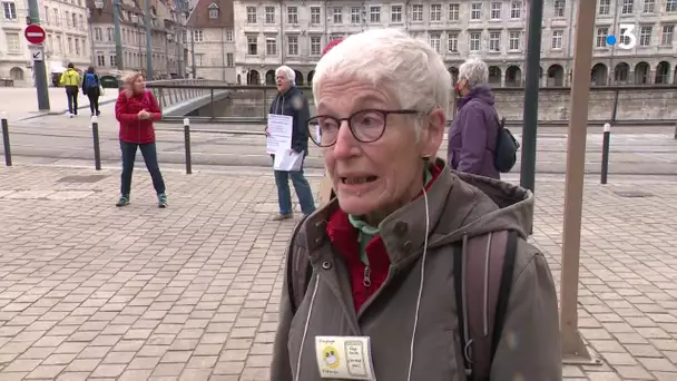 Défilé (statique) du 1er Mai à Besançon: l'interview de Noëlle Ledeur, de l'association SolMiRé