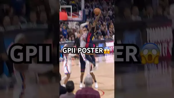 Gary Payton II with the massive poster! 😱