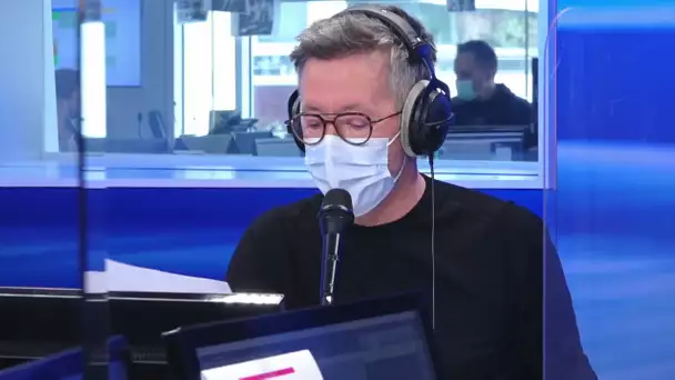 Eric Brunet en direct du vaccinodrome du Stade de France : "Est-ce que vous avez eu bobo ?"