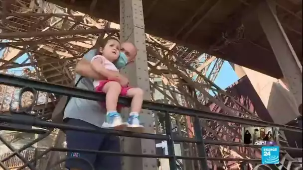 Tour Eiffel : les visiteurs de retour après trois mois de fermeture