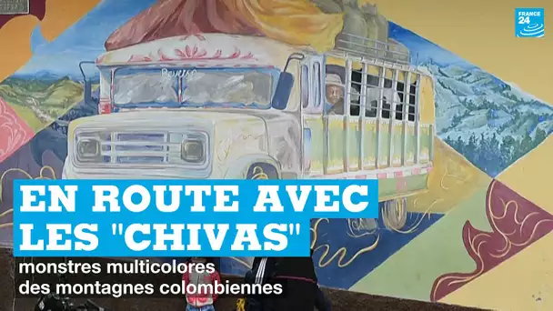 En route avec les "chivas", monstres multicolores des montagnes colombiennes