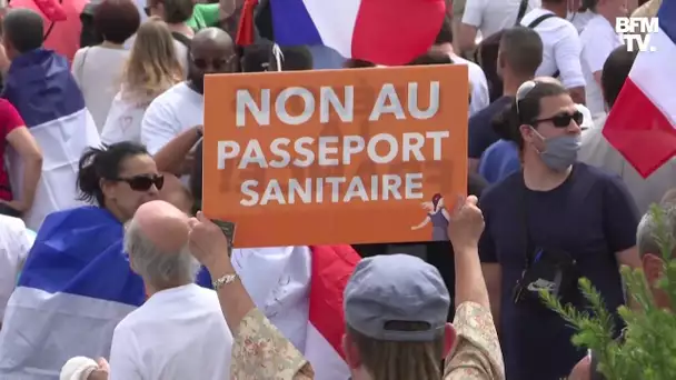 Des milliers de personnes manifestent à nouveau contre le pass sanitaire en France