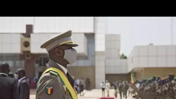 Mali : le colonel Goïta investi président de la transition