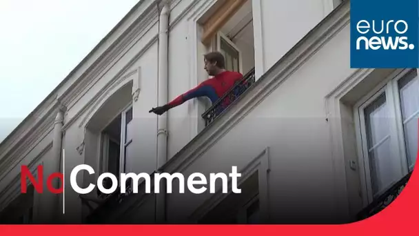 "Questions pour un balcon", le rendez-vous quotidien des habitants confinés du 11ème à Paris