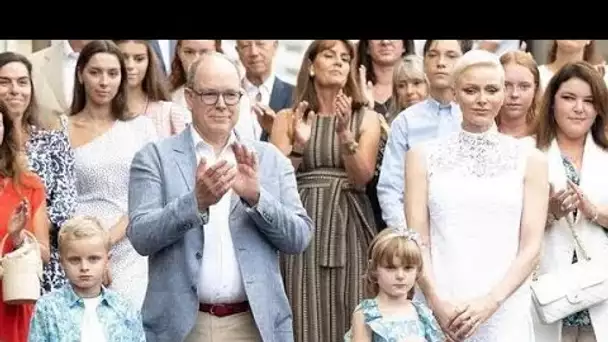 La fille de la princesse Charlene se coupe les cheveux avec son frère avant de retourner à l'école