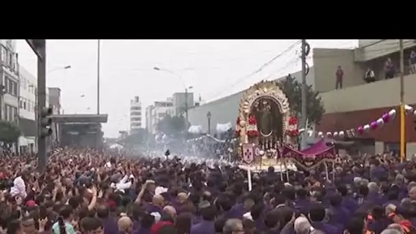 No Comment : procession du "Christ brun" dans la capitale péruvienne