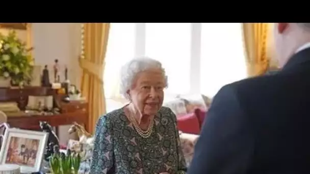 La dernière photo de Queen suscite un énorme débat parmi les fans royaux "Je ne peux pas m'empêcher