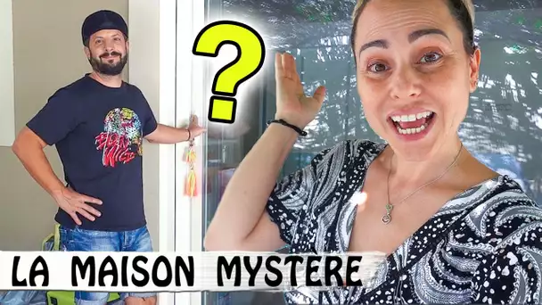 HOUSE TOUR 2 : La maison mystère d'en face ... 🤔