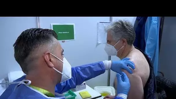 Covid-19 : les Autrichiens se ruent sur la vaccination qui sera obligatoire dès février