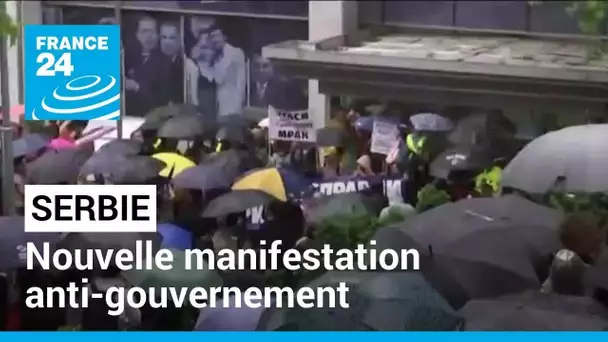 Serbie : nouvelle manifestation anti-gouvernement, la télévision nationale en ligne de mire