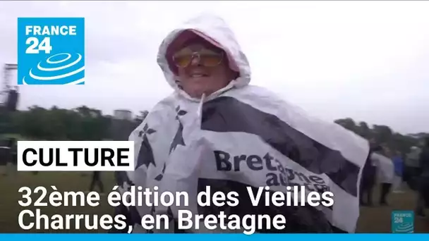 En France, le festival des Vieilles Charrues fait carton plein malgré la pluie bretonne