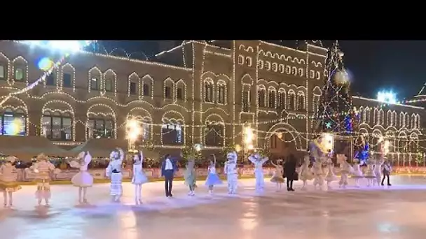 Moscou : la patinoire de la place Rouge ouvre ses portes