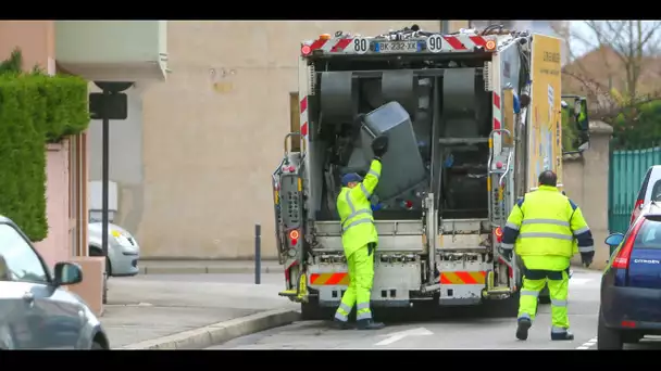 EUROPE 1 ET VOUS - En Dordogne, le ramassage des poubelles à domicile pourrait prendre fin