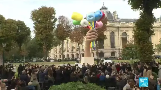 La sculpture "Le bouquet de tulipes" di Jeff Koons inaugurée à Paris