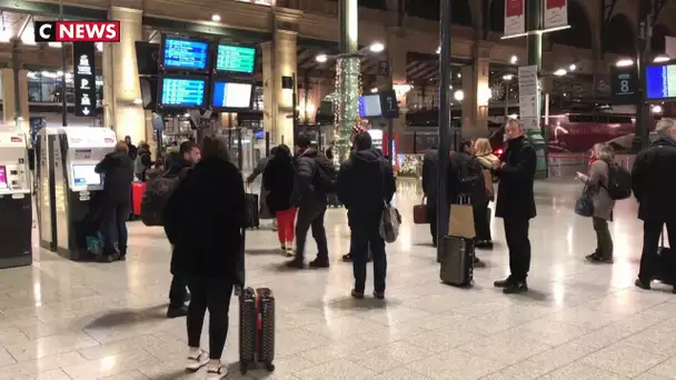 À la SNCF, la grève entraîne des bugs et la suspension de certains services