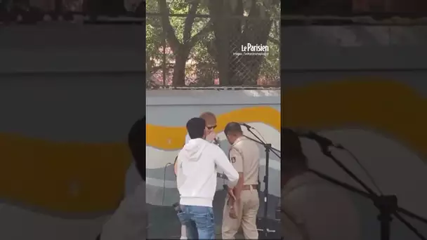 La police indienne coupe le micro d'Ed Sheeran lors d'un concert improvisé