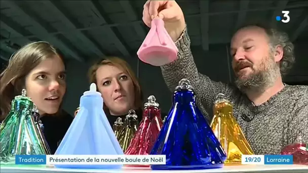 LAB, la boule de Noël 2019 du Centre international d'art verrier de Meisenthal (Moselle).