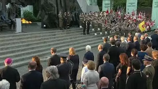 Pologne : cérémonie pour les 77 ans de l'insurrection de Varsovie en présence d'Armin Laschet