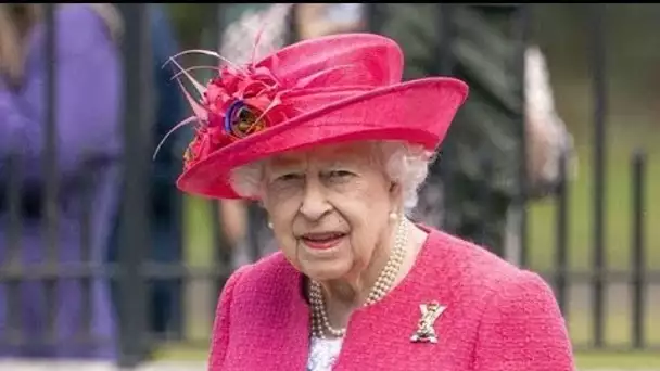 Elizabeth II va être furieuse : "The Crown" s'attaque à la vie extra conjugale du...