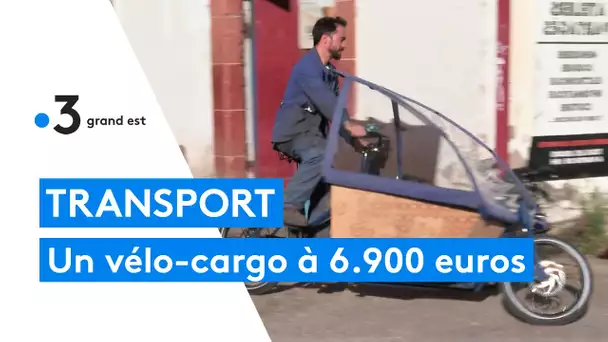 Il fabrique seul des vélos-cargo haut de gamme pour un public fortuné et exigeant