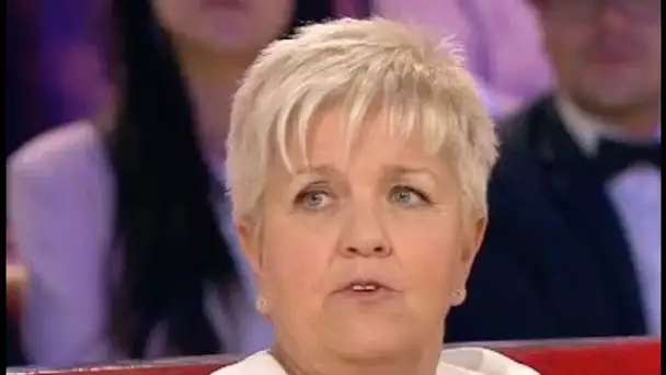 Mimie Mathy : petit top et grand sourire, la comédienne publie une rare photo d'elle...