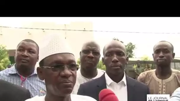 Au Mali, l'opposition malienne, le M5-RFP, et la junte militaire au pouvoir se sont rencontrées