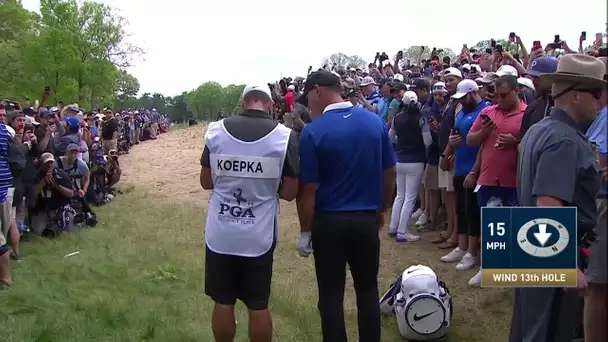 Brooks Koepka bloquer par le public pour jouer