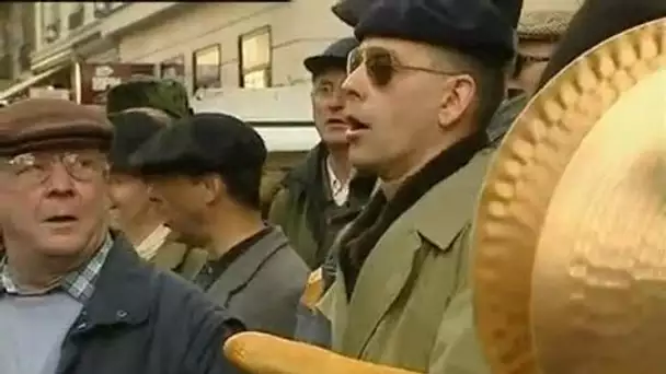 20 heures le journal France 2 : émission du 1er mai 2002 - Archive vidéo INA