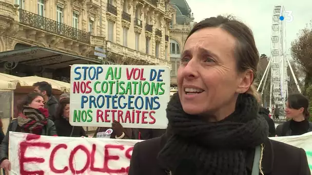 Montpellier : l'enterrement symbolique de l'éducation nationale