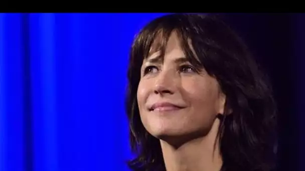 "Arrête maman !", en colère, la fille de Sophie Marceau, Juliette, remet sa mère en...