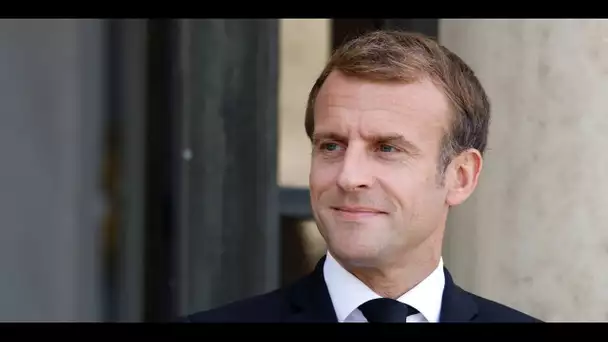 À Poissy, Emmanuel Macron en tenue de football pour investir le thème du sport