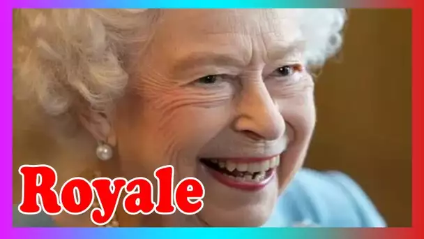 Queen met les gens à l'aise avec une technique unique à deux m0ts pour personnaliser toutes