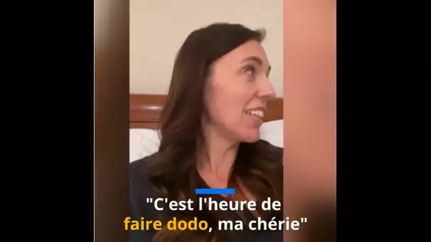 Sa fille ne veut pas se coucher, la Première ministre interrompt un Facebook Live