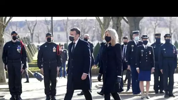 Emmanuel Macron rend hommage aux victimes du terrorisme en France