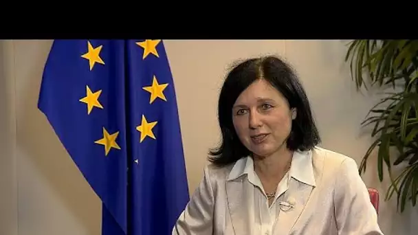 Věra Jourová : "La politisation de la justice, principal problème démocratique dans l'UE"