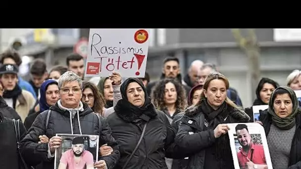 Unis contre le racisme dans les rues d'Hanau en Allemagne