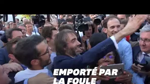 Cédric Villani acclamé à Paris par une grande foule à l'annonce de sa candidature