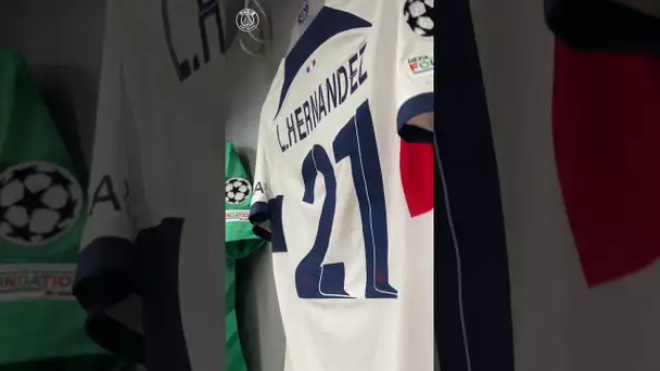 👕 Inside the Parisian dressing room 👀 #UCL #BVBPSG