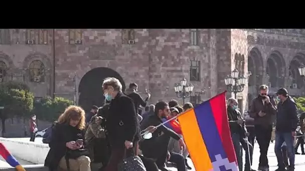 Accord au Haut-Karabakh : les Arméniens se sentent trahis et ne décolèrent pas