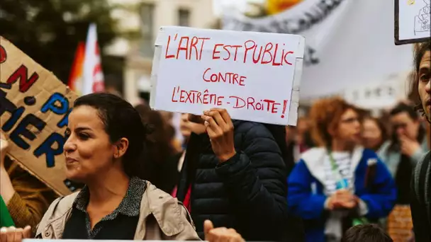 Climat de tension en France - De nombreuses manifestations contre l'extrême droite