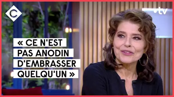 Fanny Ardant & Melvil Poupaud : l’histoire d’un coup de foudre - C à vous - 31/01/2022