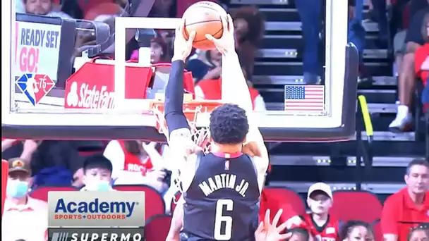 KJ Martin Literally Gets Above The Rim On CRAZY Poster Dunk!