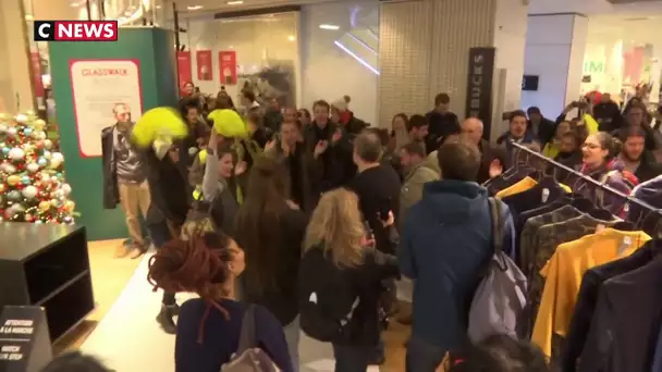 Gilets jaunes : les galeries Lafayette évacuées après une manifestation surprise