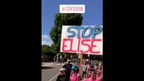 Elise dans la caravane du Tour de France