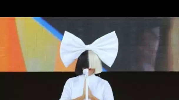 Sia : à peine maman, la chanteuse devient… grand-mère !